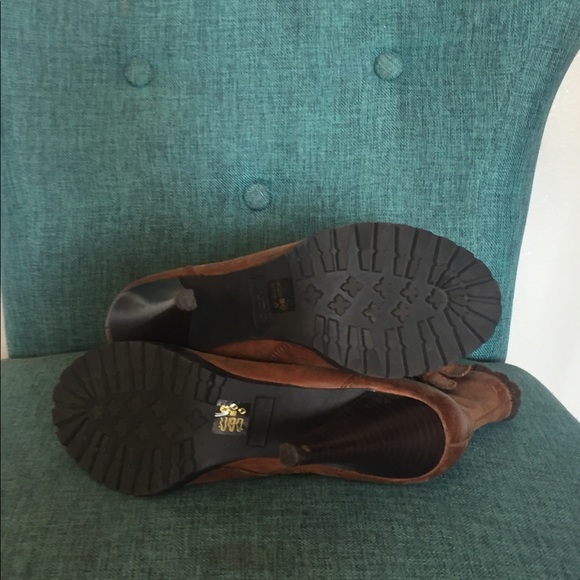 Women’s booties - Picture 2 of 3